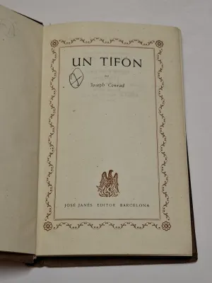 UN TIFÓN
