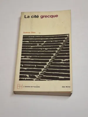 LA CITÉ GRECQUE. LE DÉVELOPPEMENT DES INSTITUTIONS